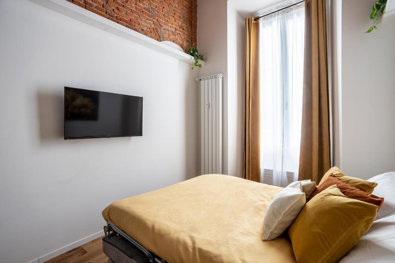 Milano City Apartments - Duomo Brera - Elegant Suite In Design District Экстерьер фото