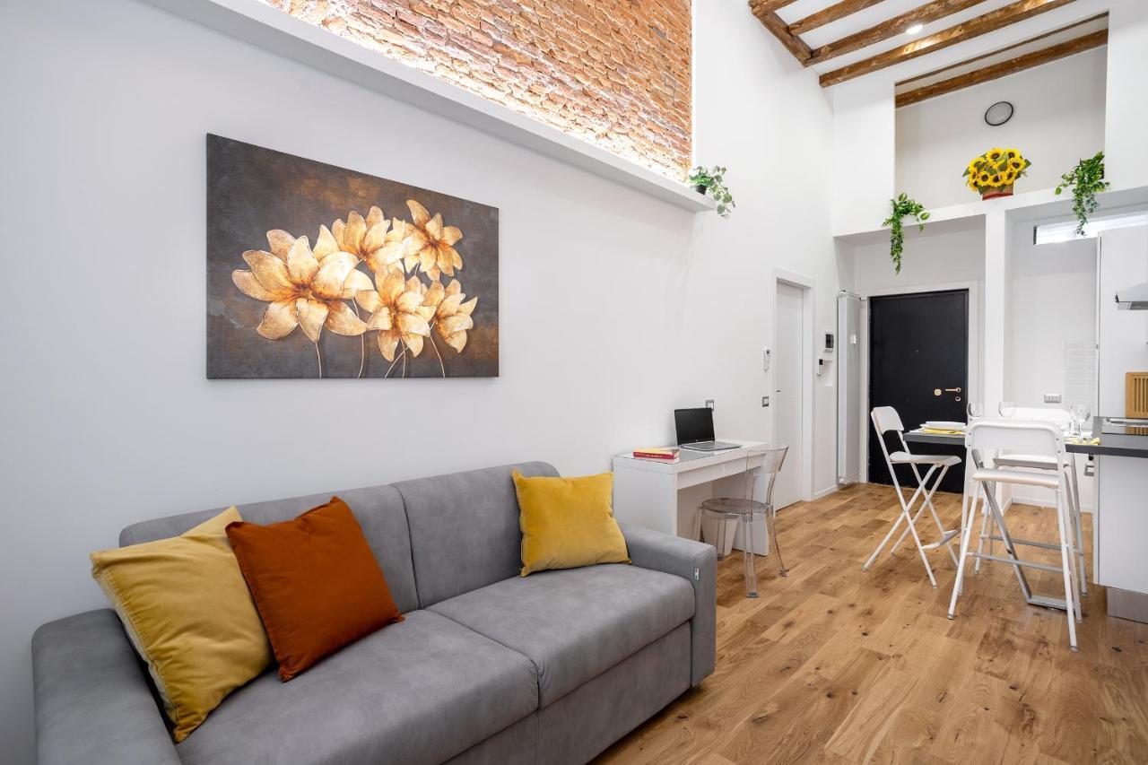 Milano City Apartments - Duomo Brera - Elegant Suite In Design District Экстерьер фото