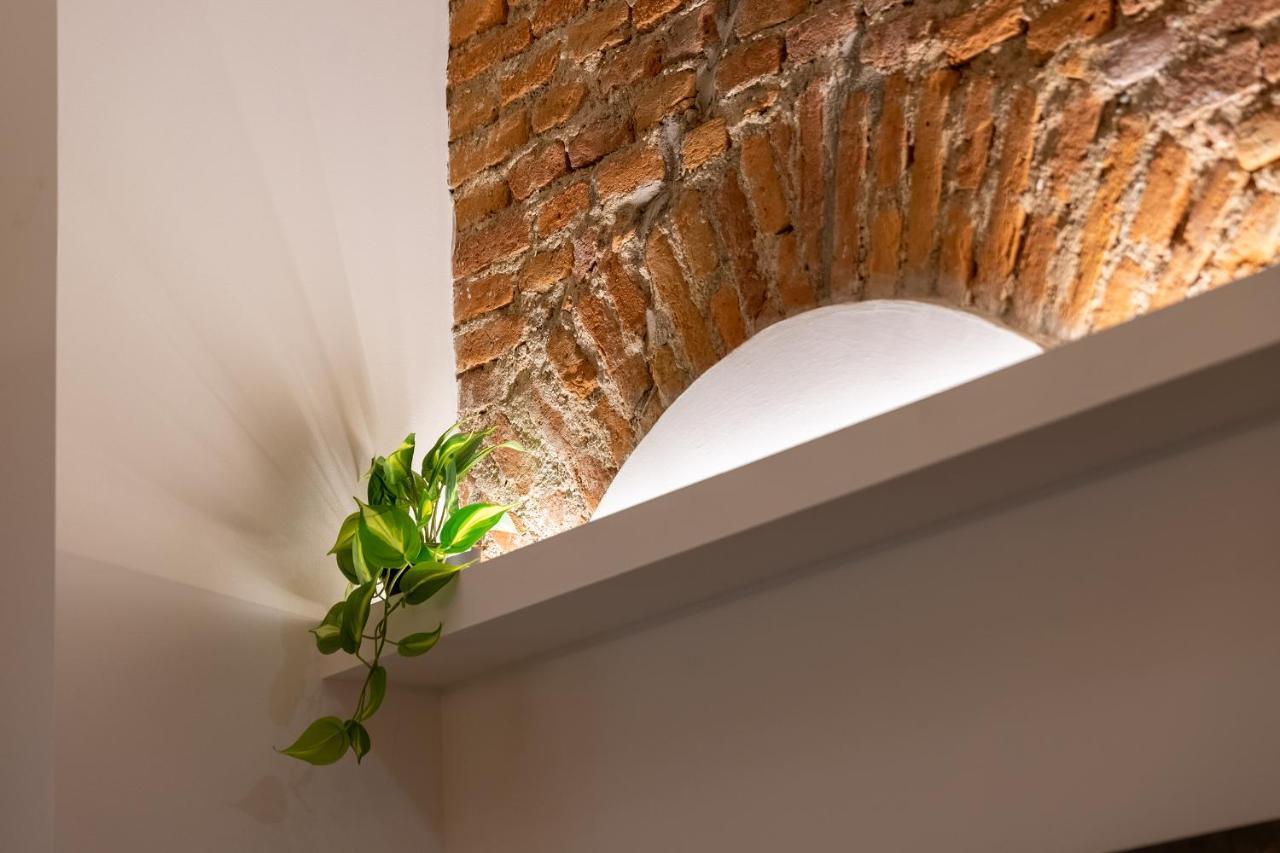 Milano City Apartments - Duomo Brera - Elegant Suite In Design District Экстерьер фото